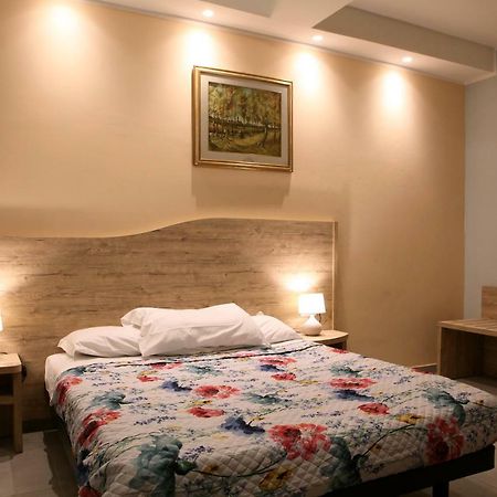 Bed and Breakfast La Casa Di Nonno Giulio Porto SantʼElpidio Exterior foto